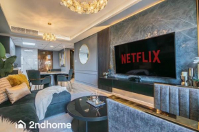 Spacious 1 bedroom unit with Maids Room